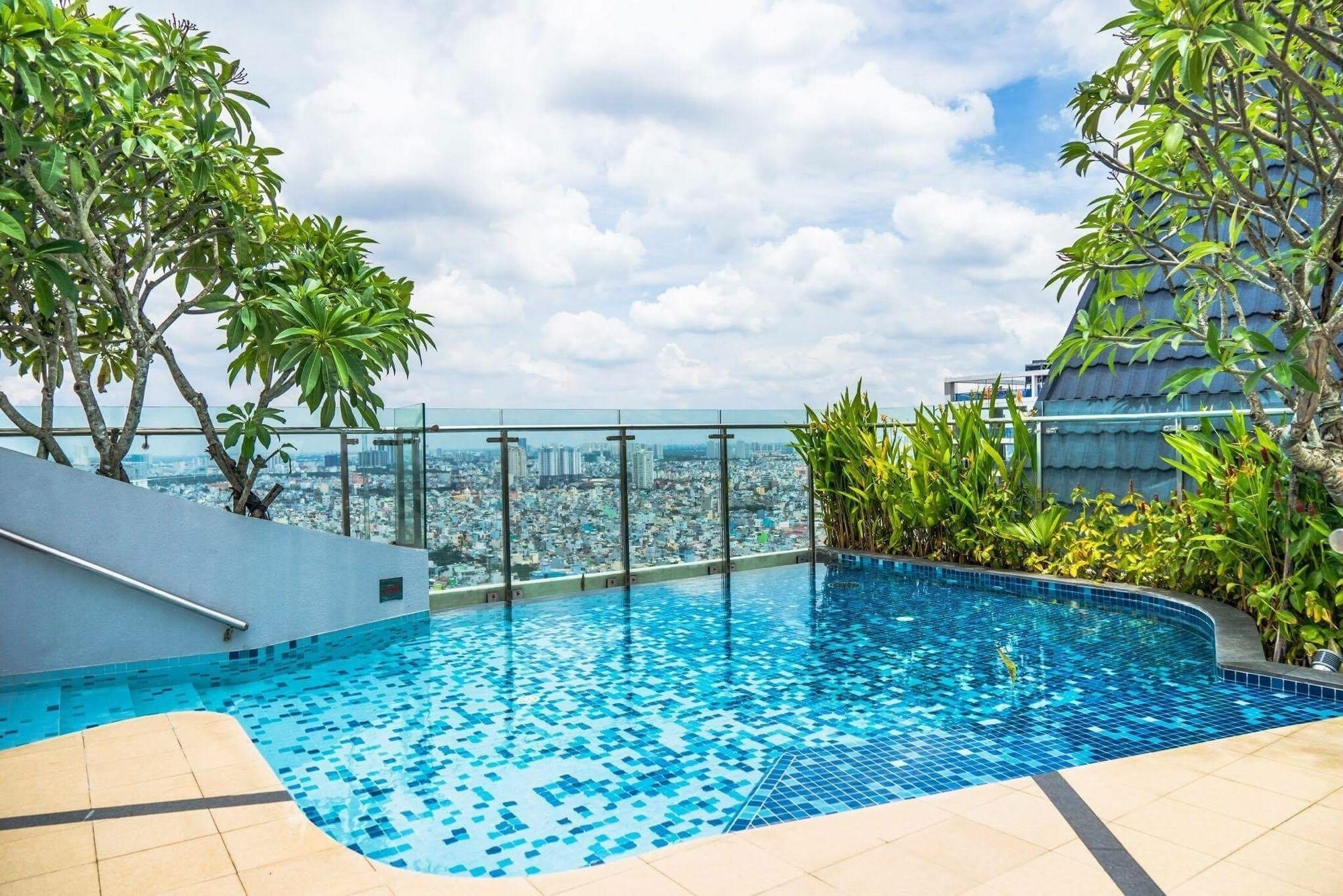The Manner Apartment Icon 56 Rooftop Pool 胡志明市 外观 照片